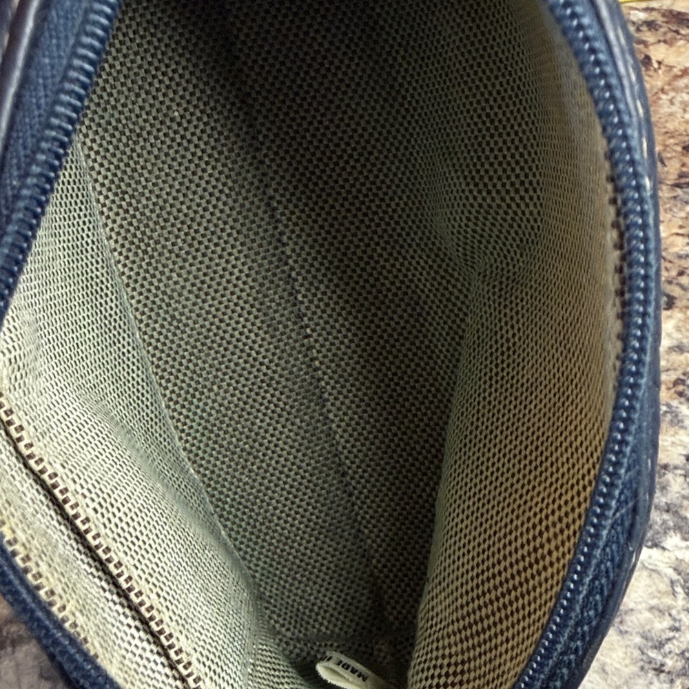 Dooney & Bourke Navy Pebble Leather Shoulder Bag with Brown Trim and Pouch - Picture 3 of 13